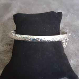 925 stamped Bracelet sterling silver, box clasp, Primavera Italy Faceted Bangle